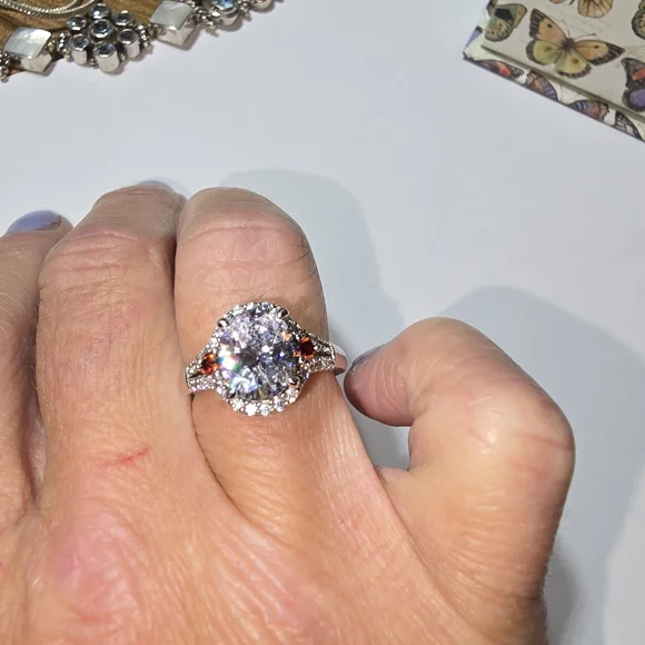 DIAMOND & RUBY RING - Picture 2 of 13